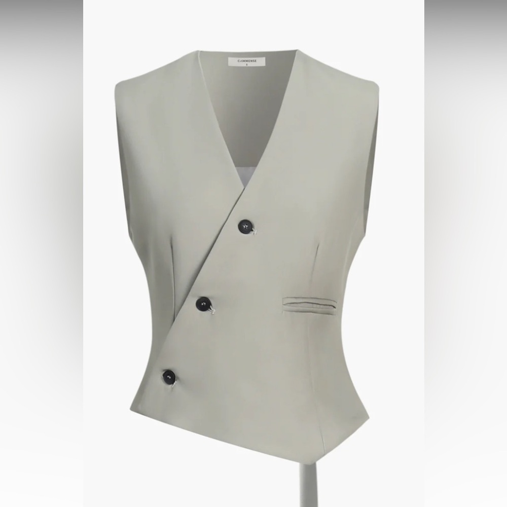 Sleeveless vest